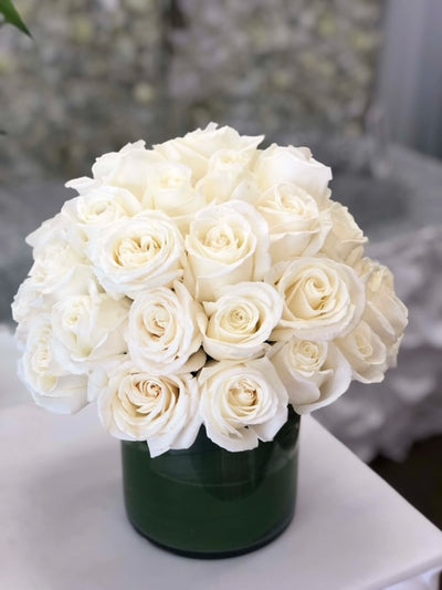 Modern, Low & Lush Valentine Roses